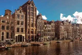 amsterdam canal houses